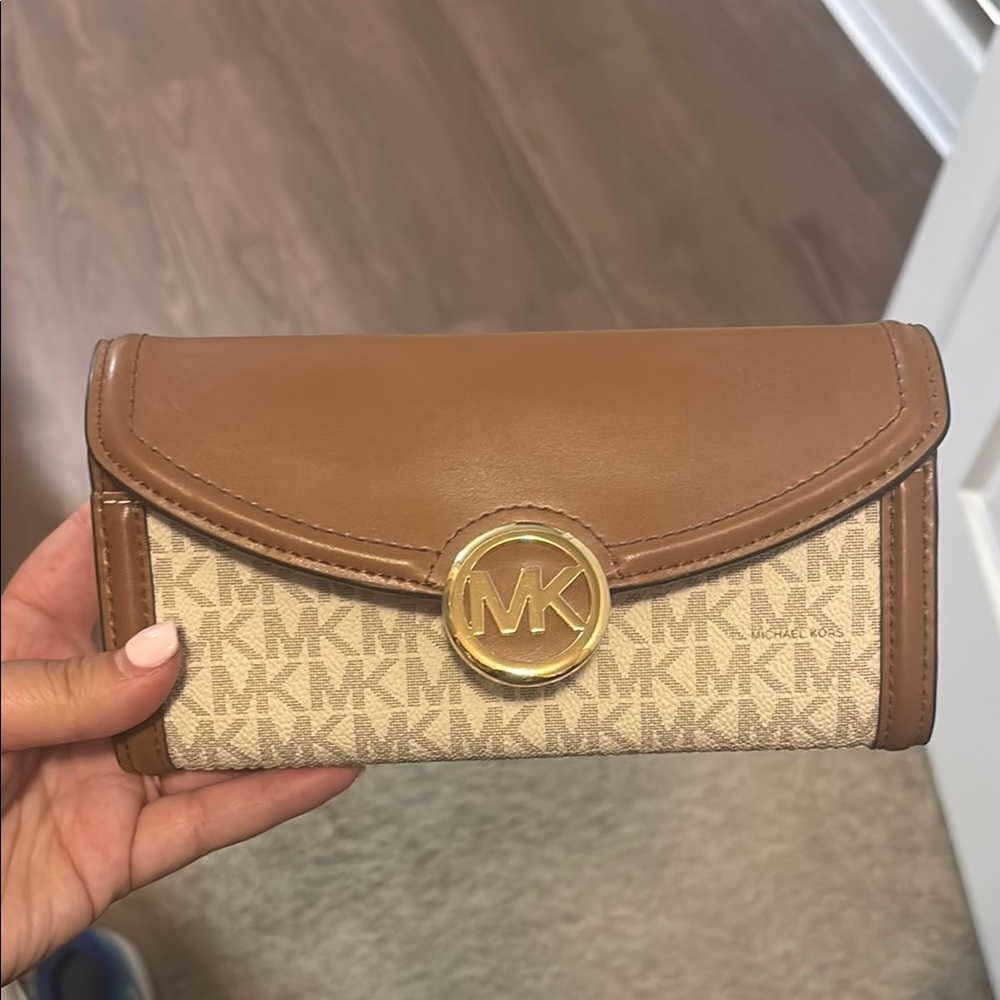 Michael Kors Tan and Cream Women's Wallet